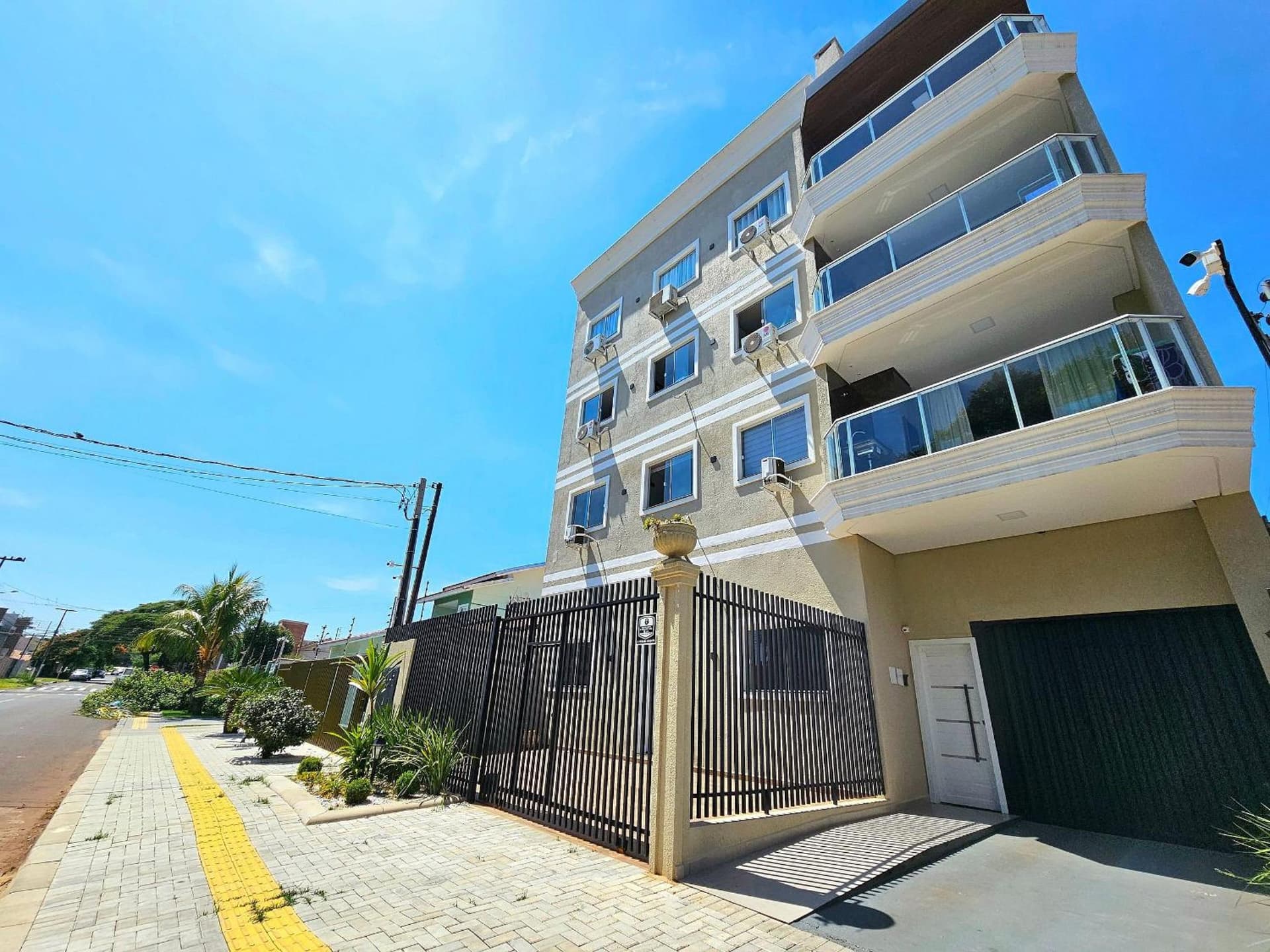 Apt Alto Padrão 3 quartos prox Centro e Atrativos