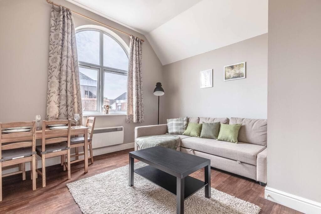 Cosy Central Windsor Apartment , Parking - By Tempstay