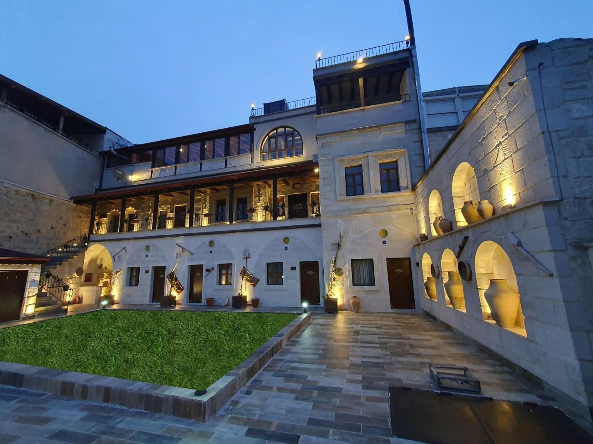 Mesken Cave Suites