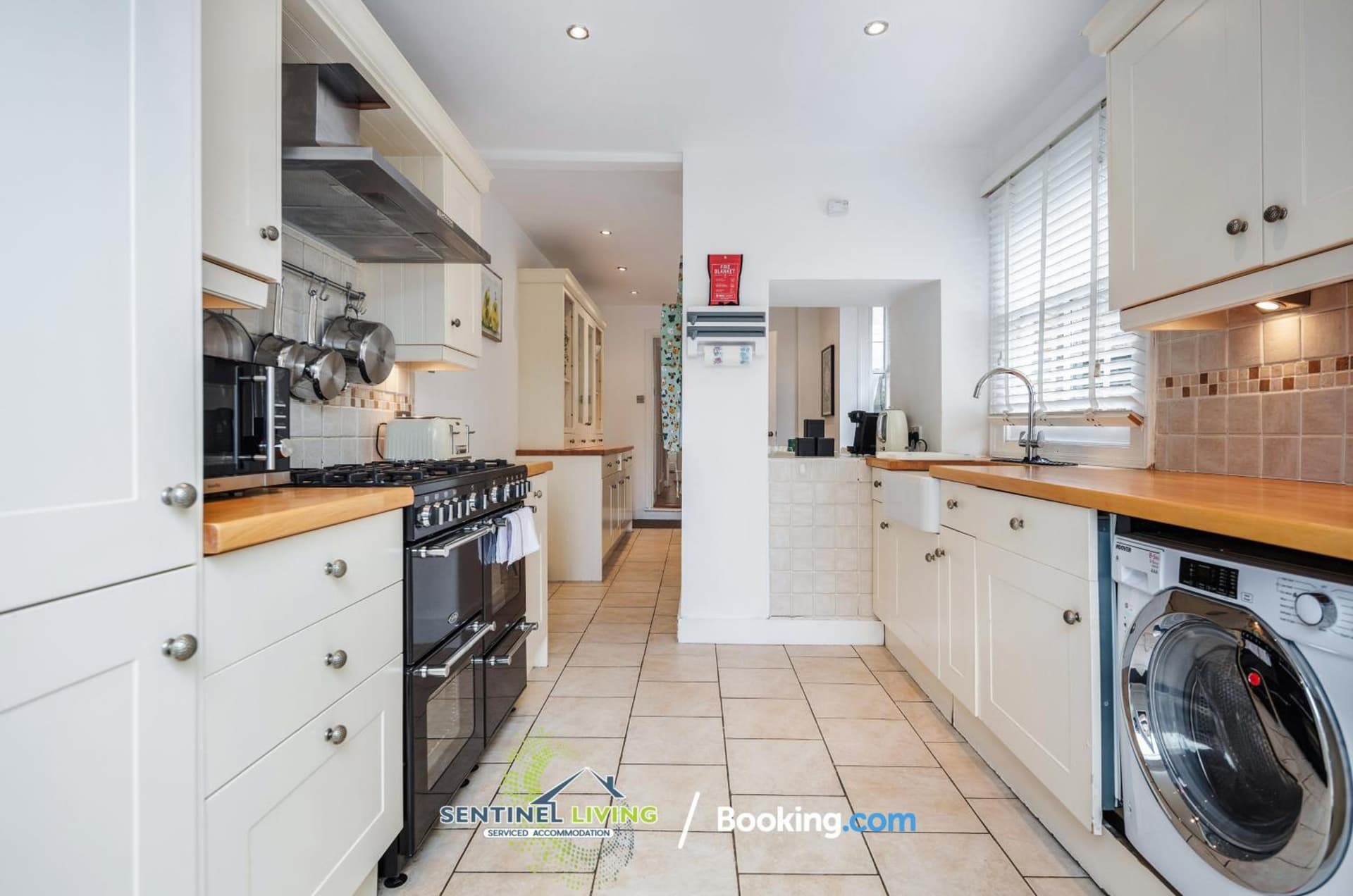 Beautiful 3 BDR House in Windsor Town By Sentinel Living Short Lets & Serviced Accommodation Windsor Ascot Maidenhead With Pet Friendly & Superfast Wifi