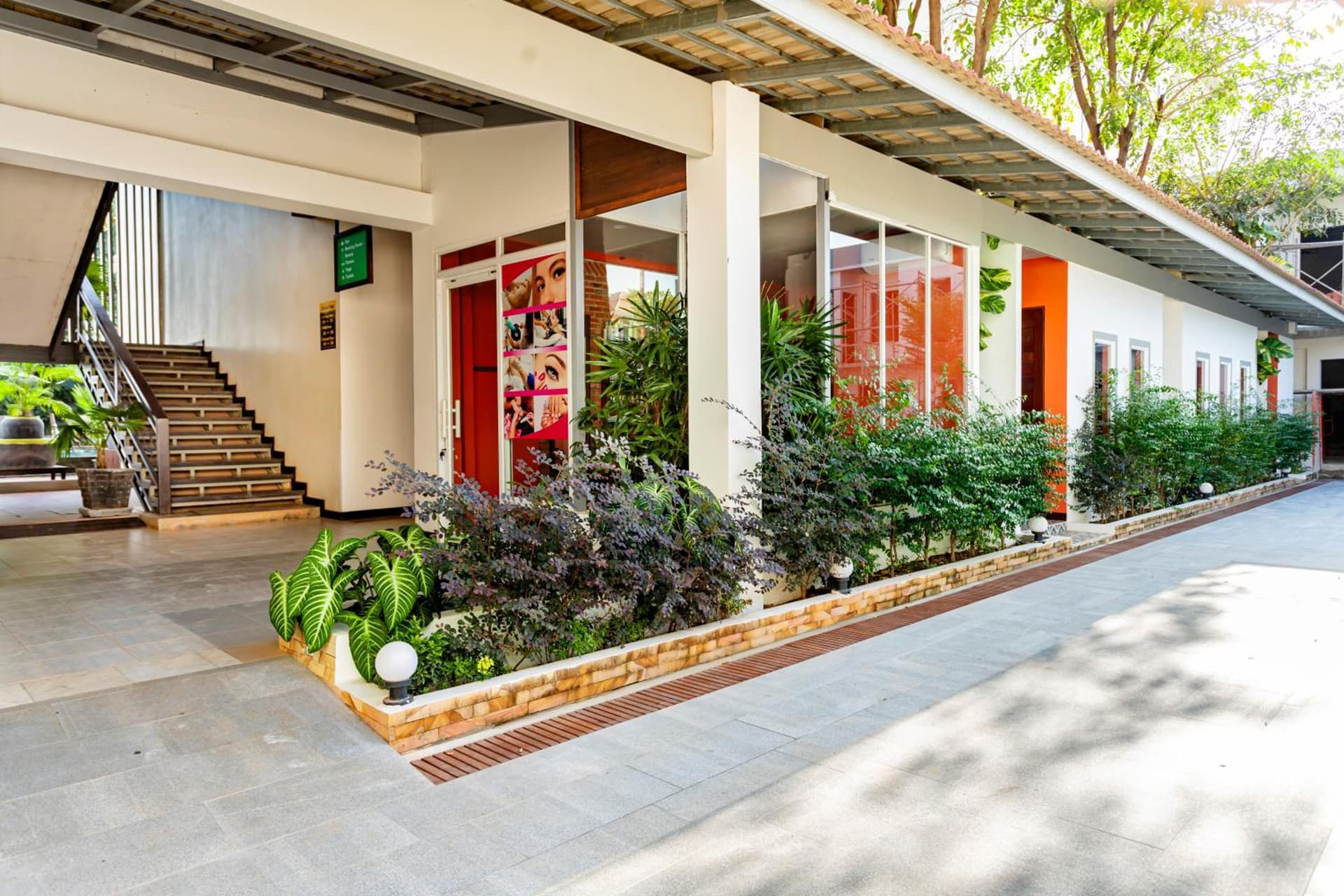 Green Amazon Residence