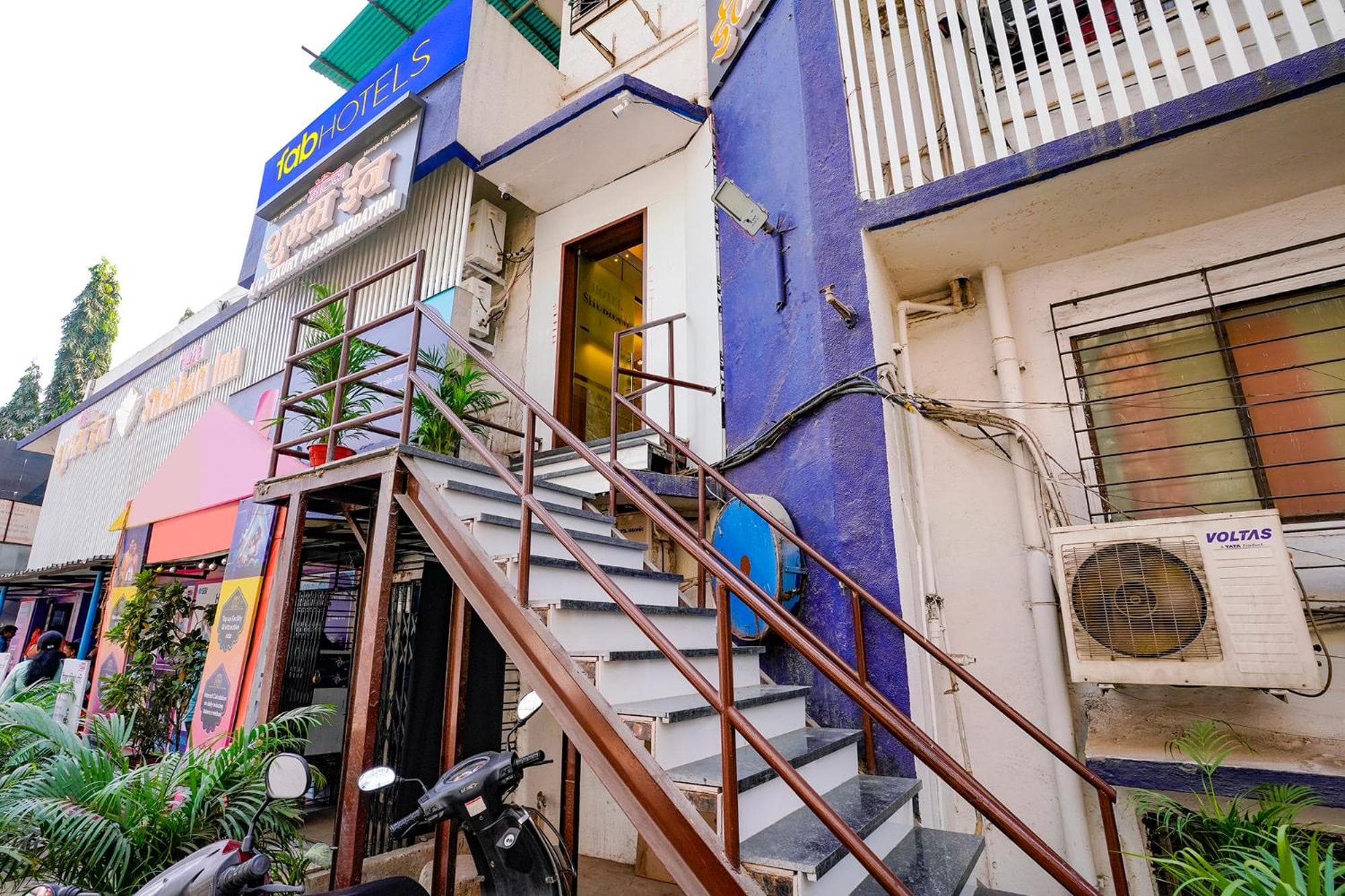 FabHotel Shubham Inn