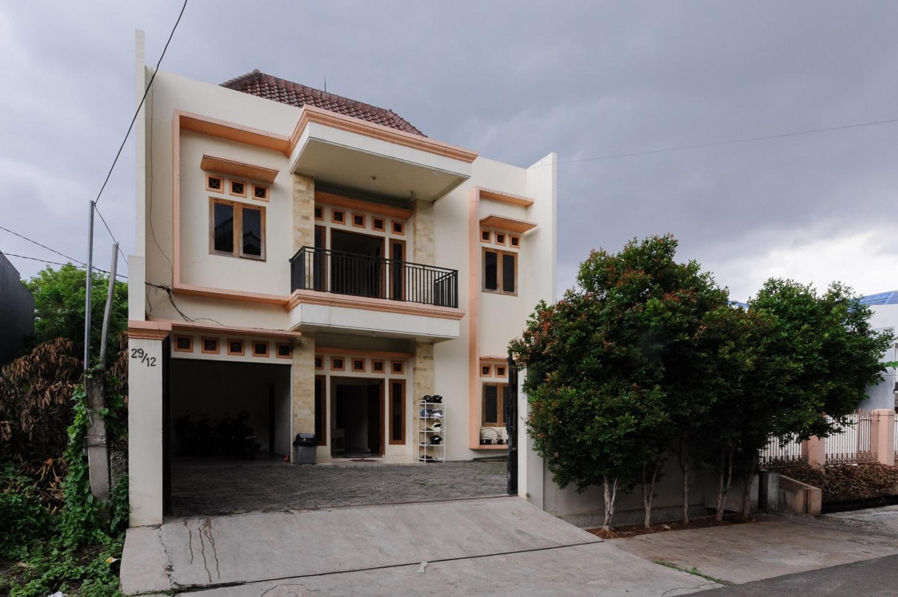 RedDoorz at Meruya Utara