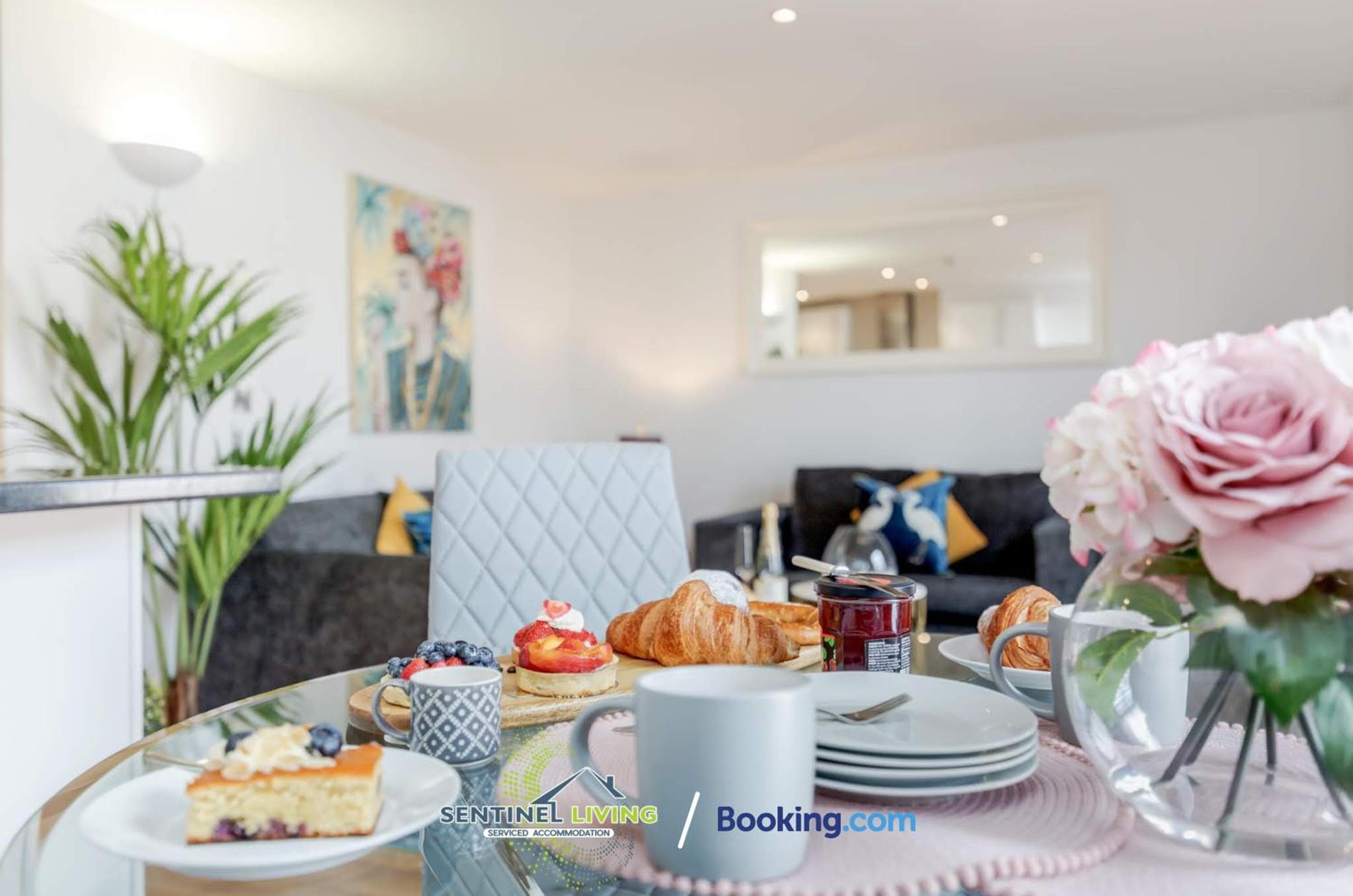 Windsor, 2 Bedroom Apartment By Sentinel Living Short Lets & Serviced Accommodation Windsor Ascot Maidenhead With Free WiFi