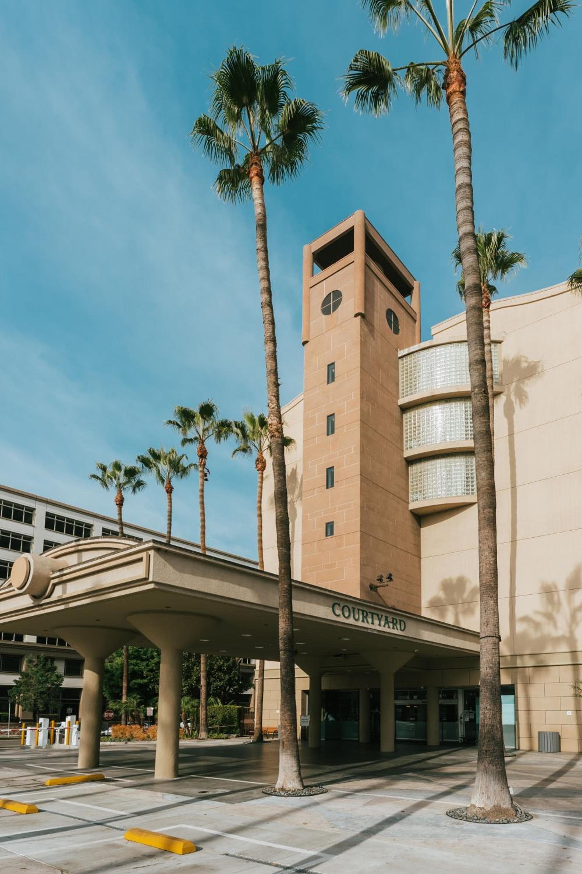 Courtyard by Marriott Los Angeles LAX / Century Boulevard