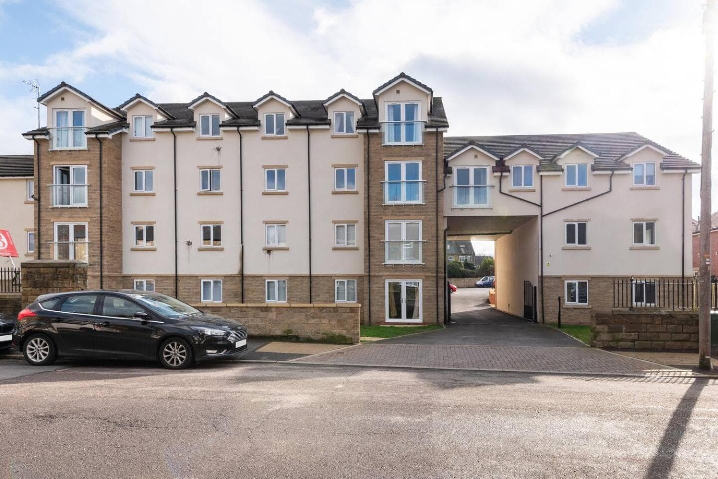 Luxurious 3-Bed Penthouse in Sheffield
