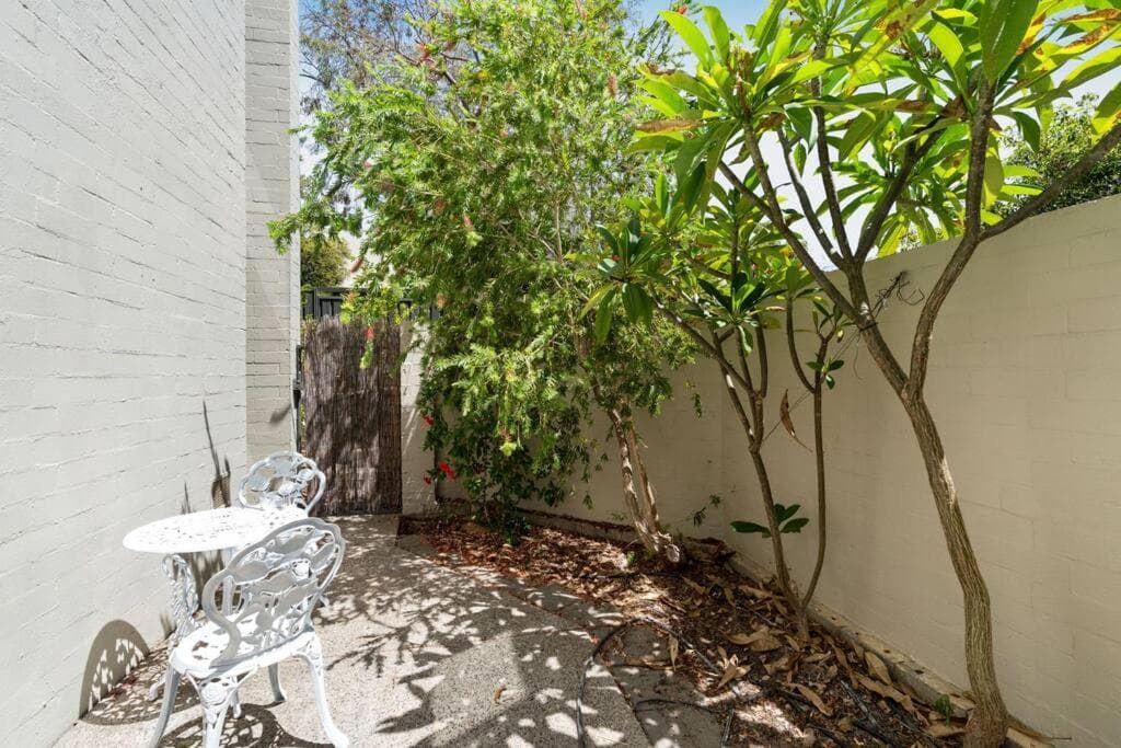 3br unit Stylish retreat SouthPerth