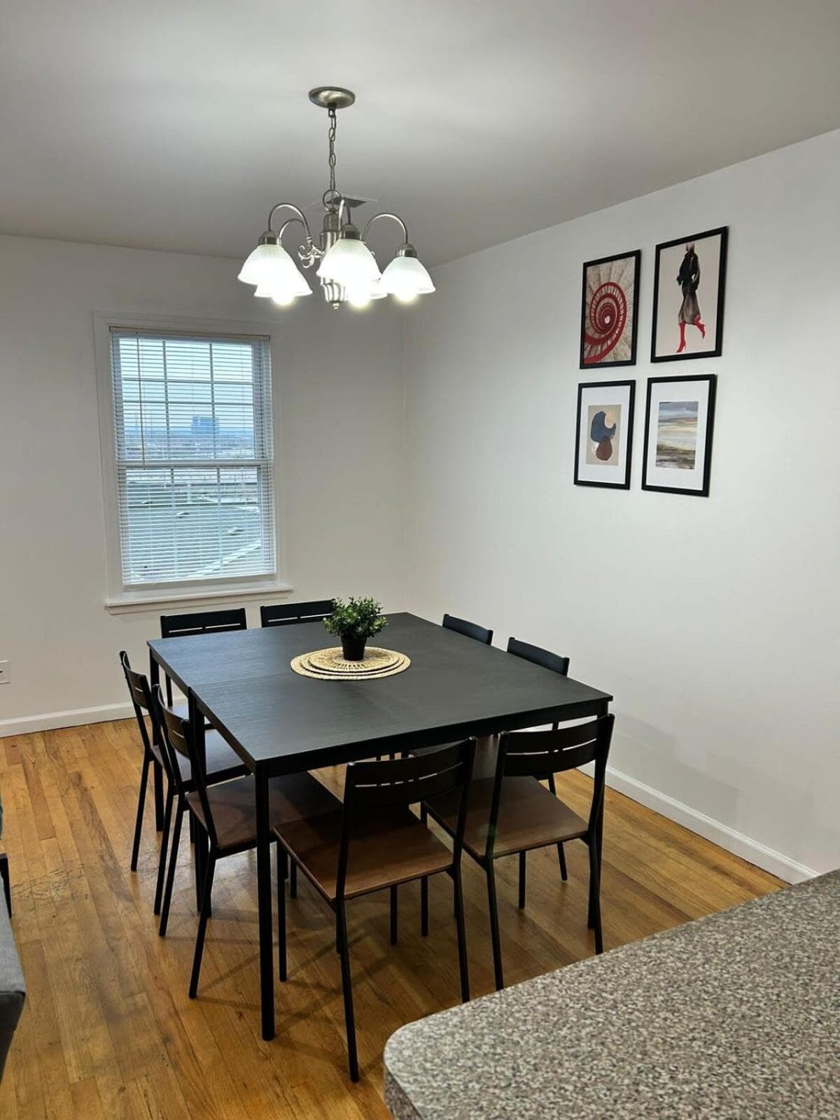 Cozy 3 - Bed apartment, Minutes from NYC!