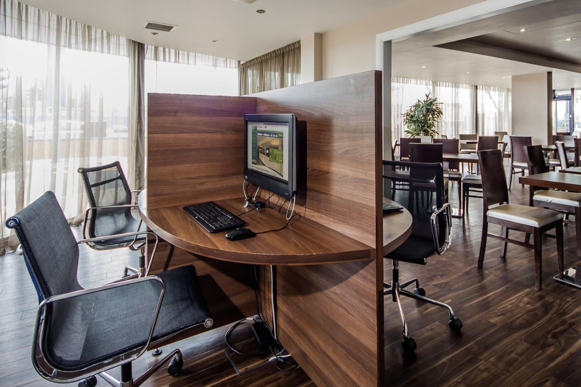 Holiday Inn Express Royal Docks by IHG 3