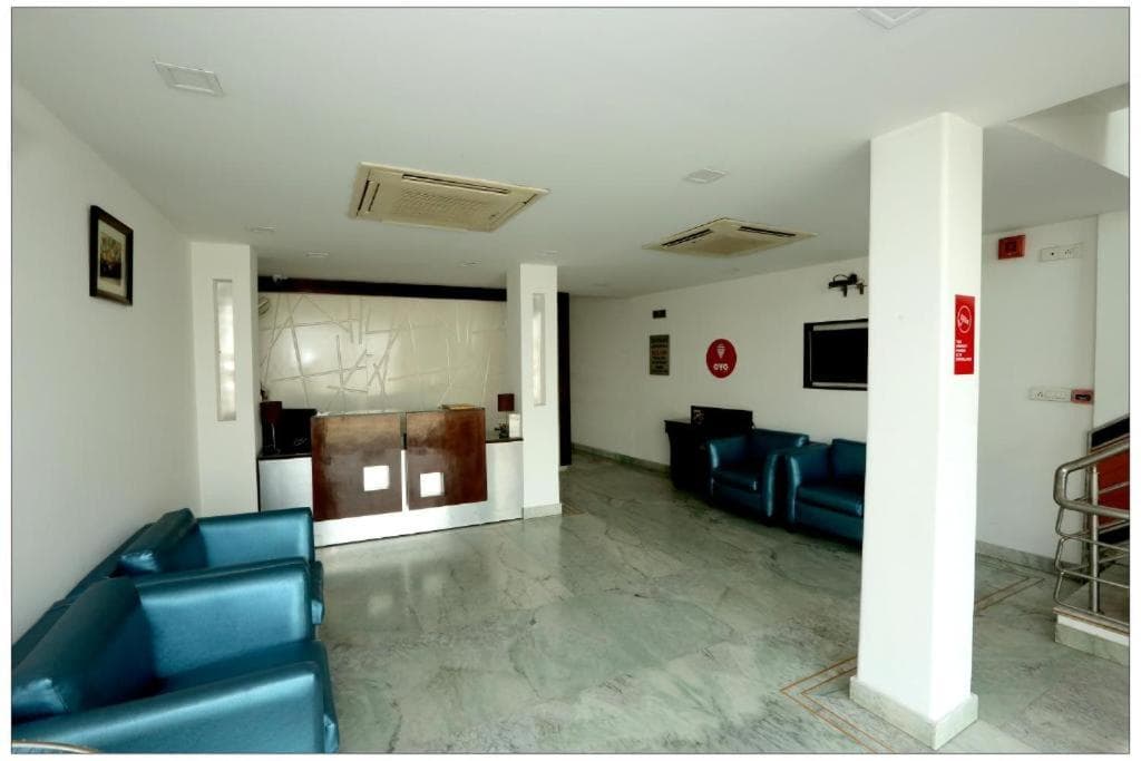 Hotel The R Blues Near New Delhi Airport