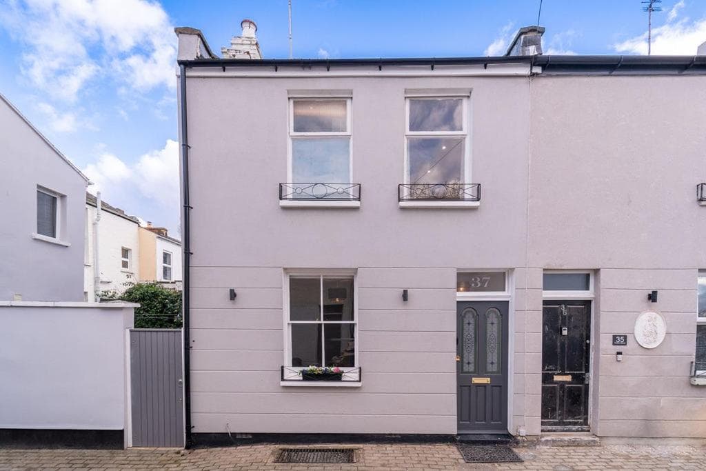 Elegant 3 bedroom home in the centre of Cheltenham