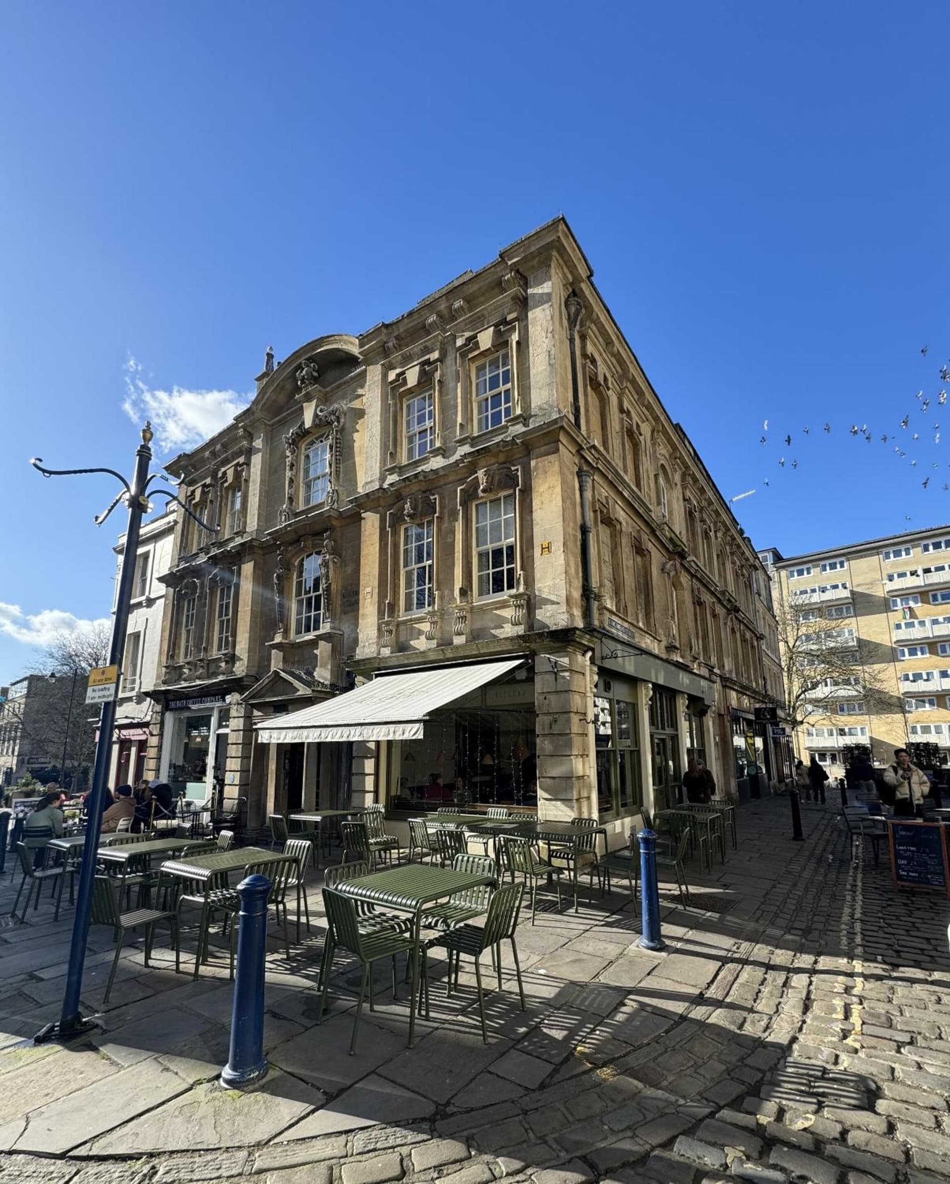 2 Kingsmead Square