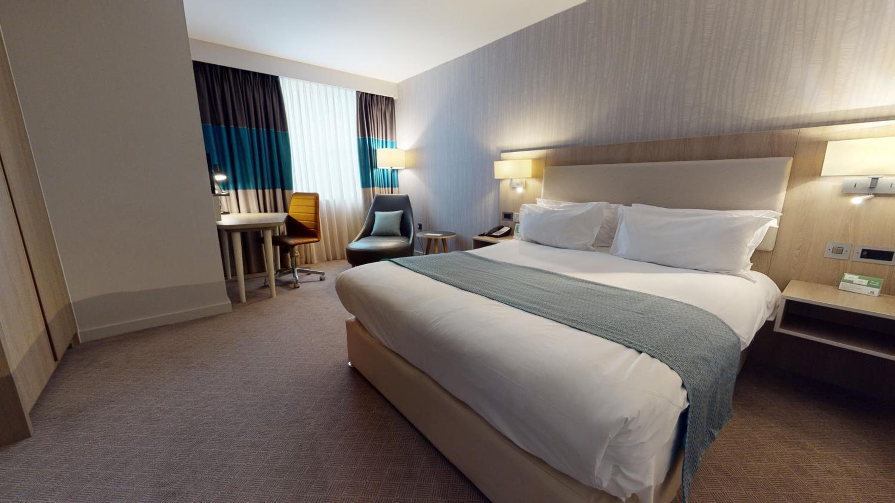 Holiday Inn Manchester - City Centre by IHG 5