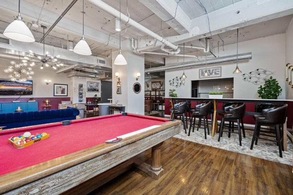 Dallas Downtown Stay with Pool and Walkable Access 5