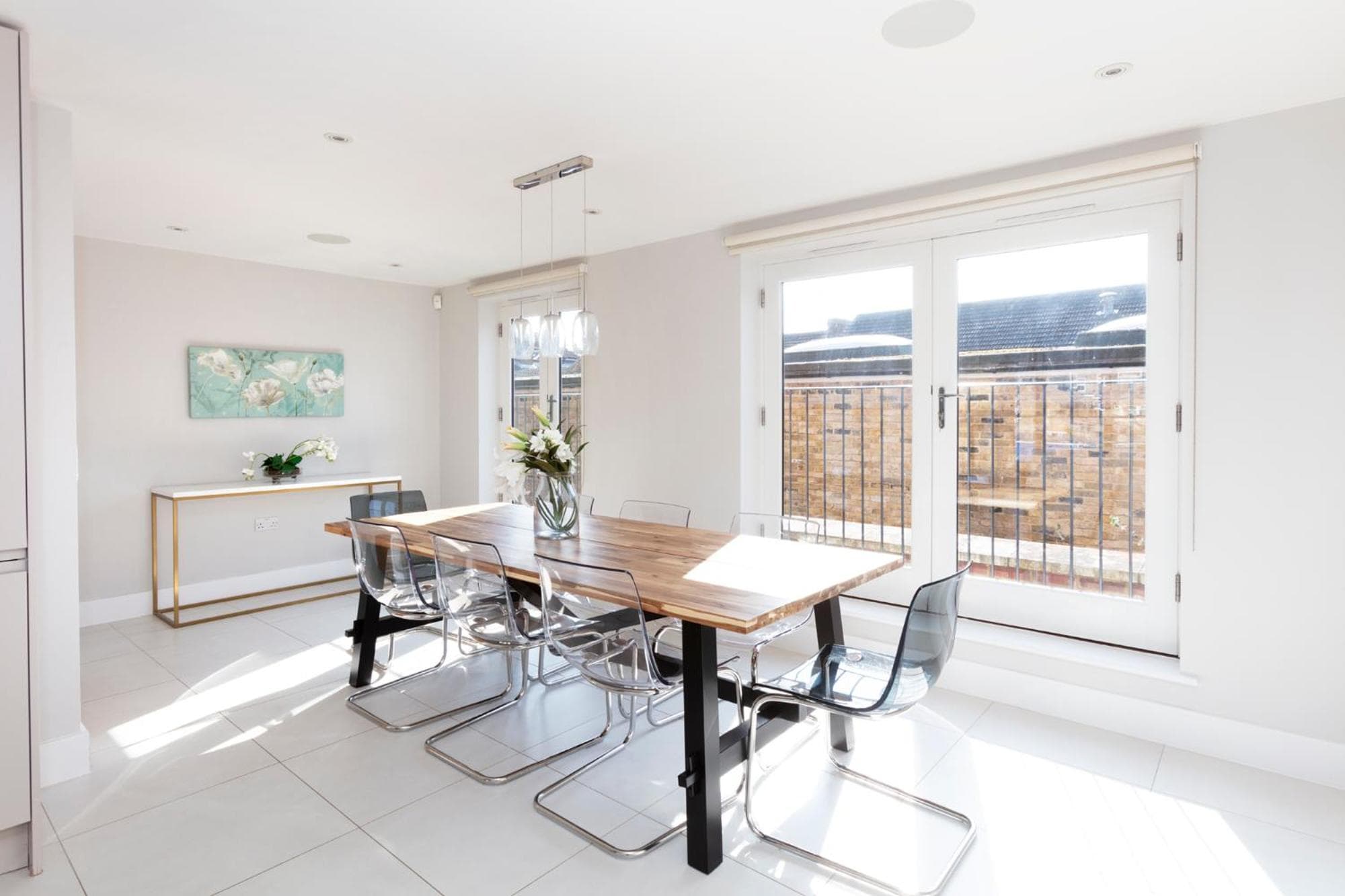 Luxurious Central Windsor Town House