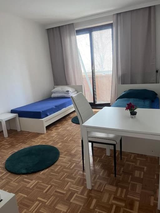 Ruhige Wohnung in Schwechat nähe Flughafen