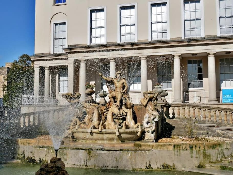 2-bedroom house in Cheltenham town centre