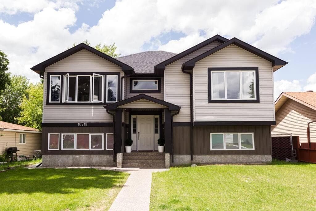 *Executive Home* Long Stays - Garage - WiFi & NFLX