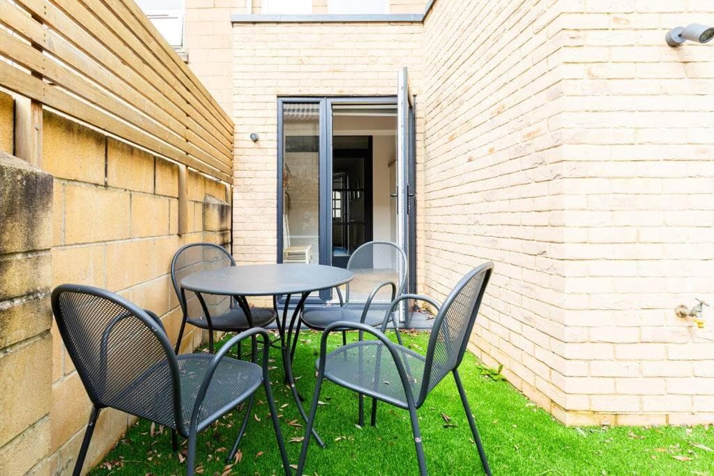 10 Morford - Premium Central House w Parking - Walk Everywhere