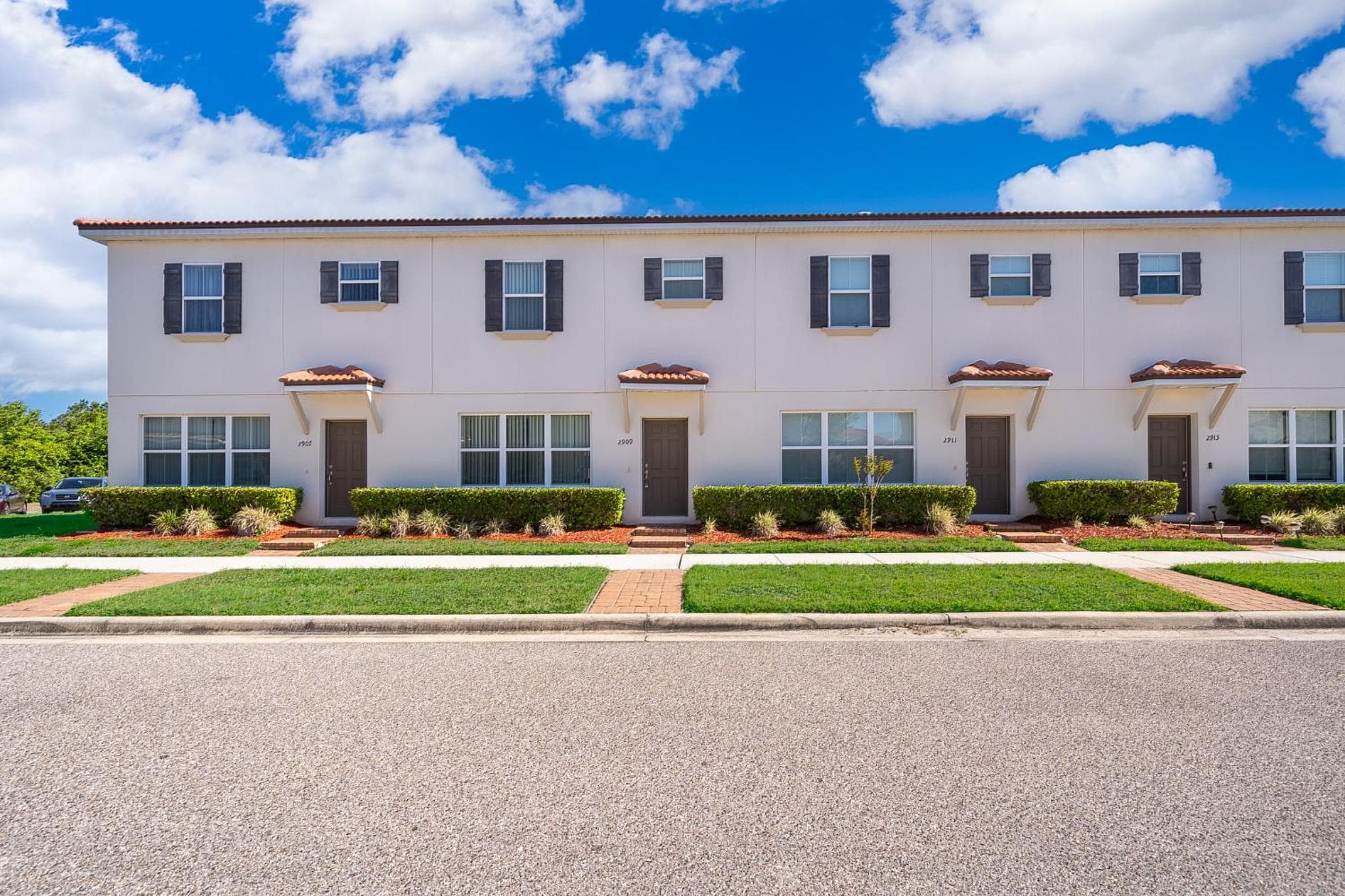 Resort-Style Home in gated community with ammenities close to MCO and Parks!