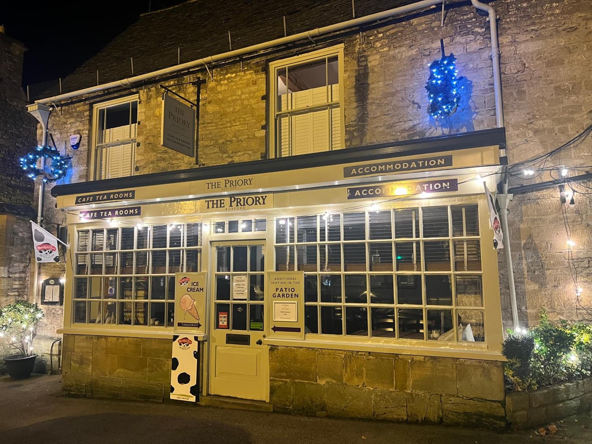 Priory Tearooms Burford with Rooms
