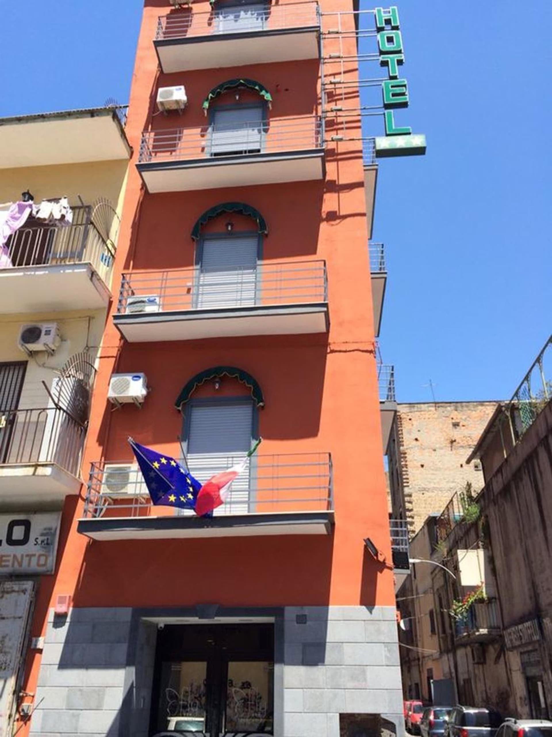 Fly Boutique Hotel