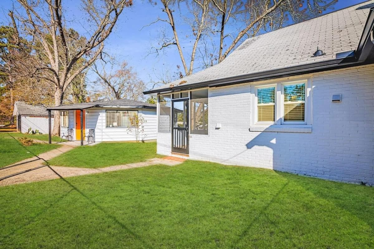 2 Houses of Vintage Elegance