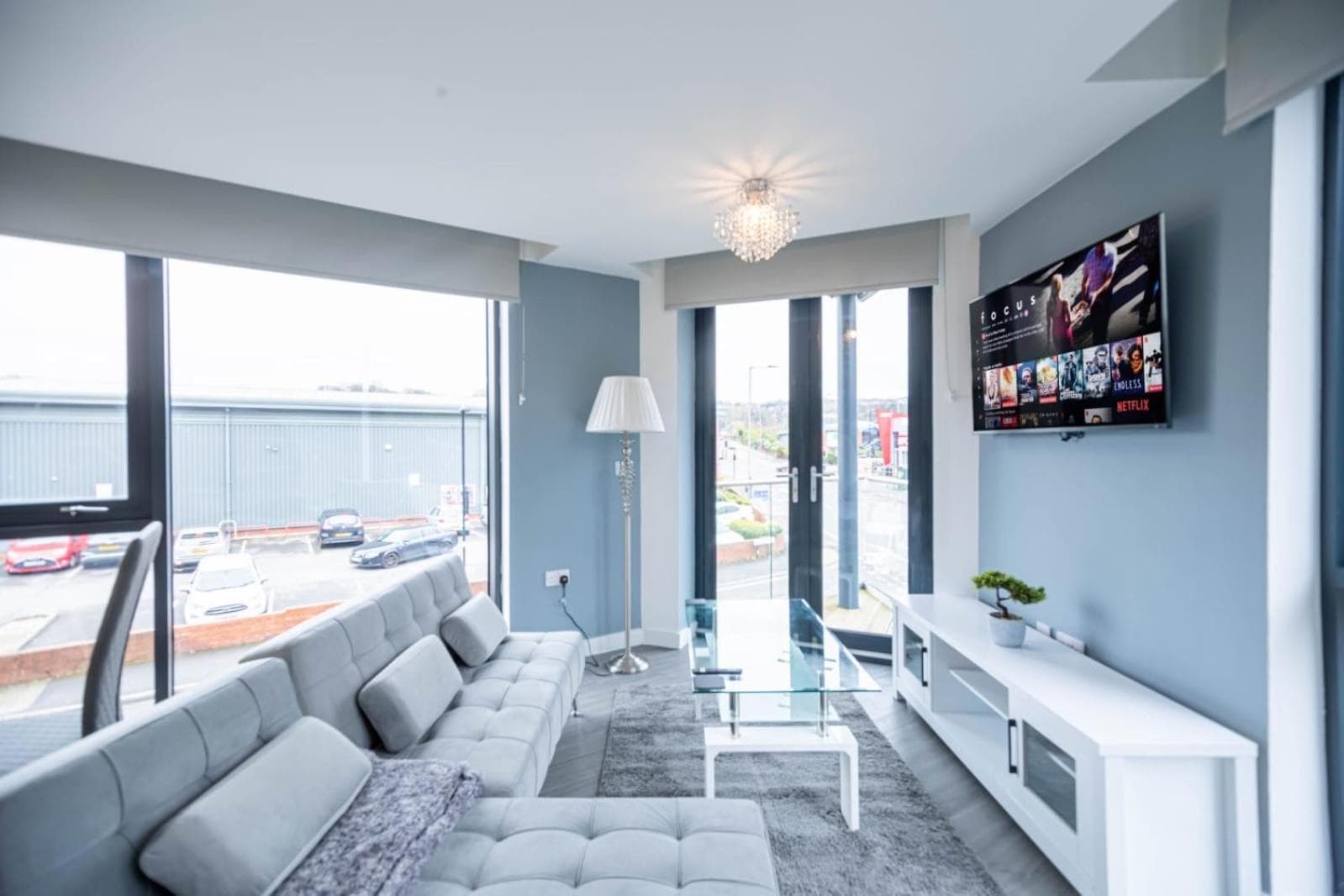 Excellent studio balcony apartment in Sheffield