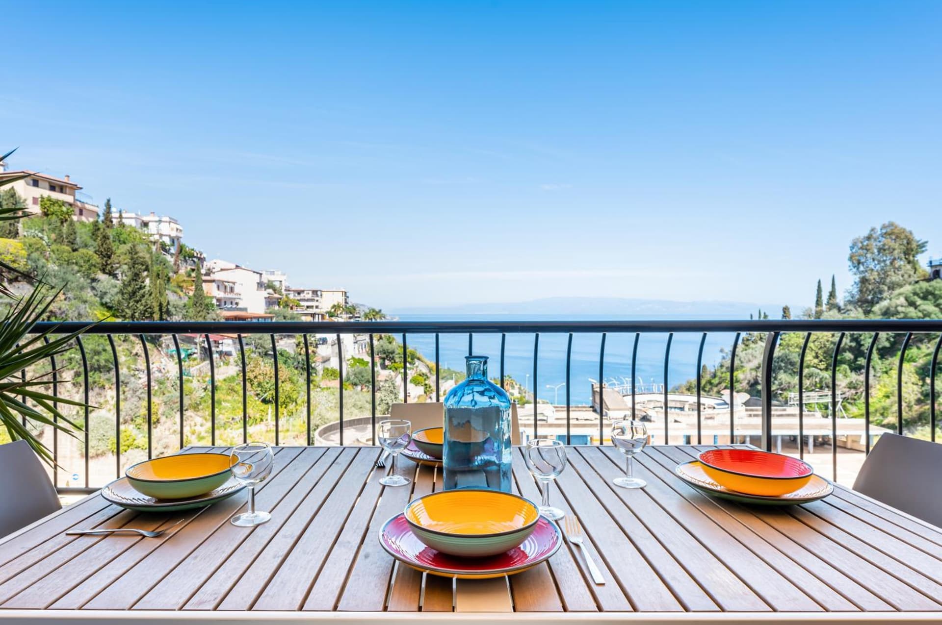 GuestHost - Lovely Sea View Apartment - Swimming Pool