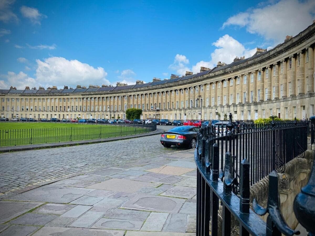 Large Apartment in the Heart of Historic Bath