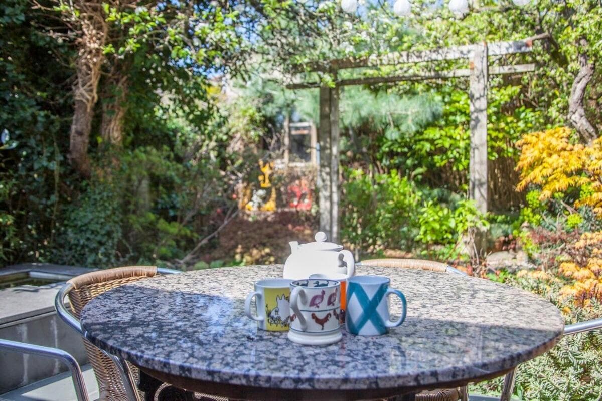 The Secret Gardens - Relaxing Home with Parking