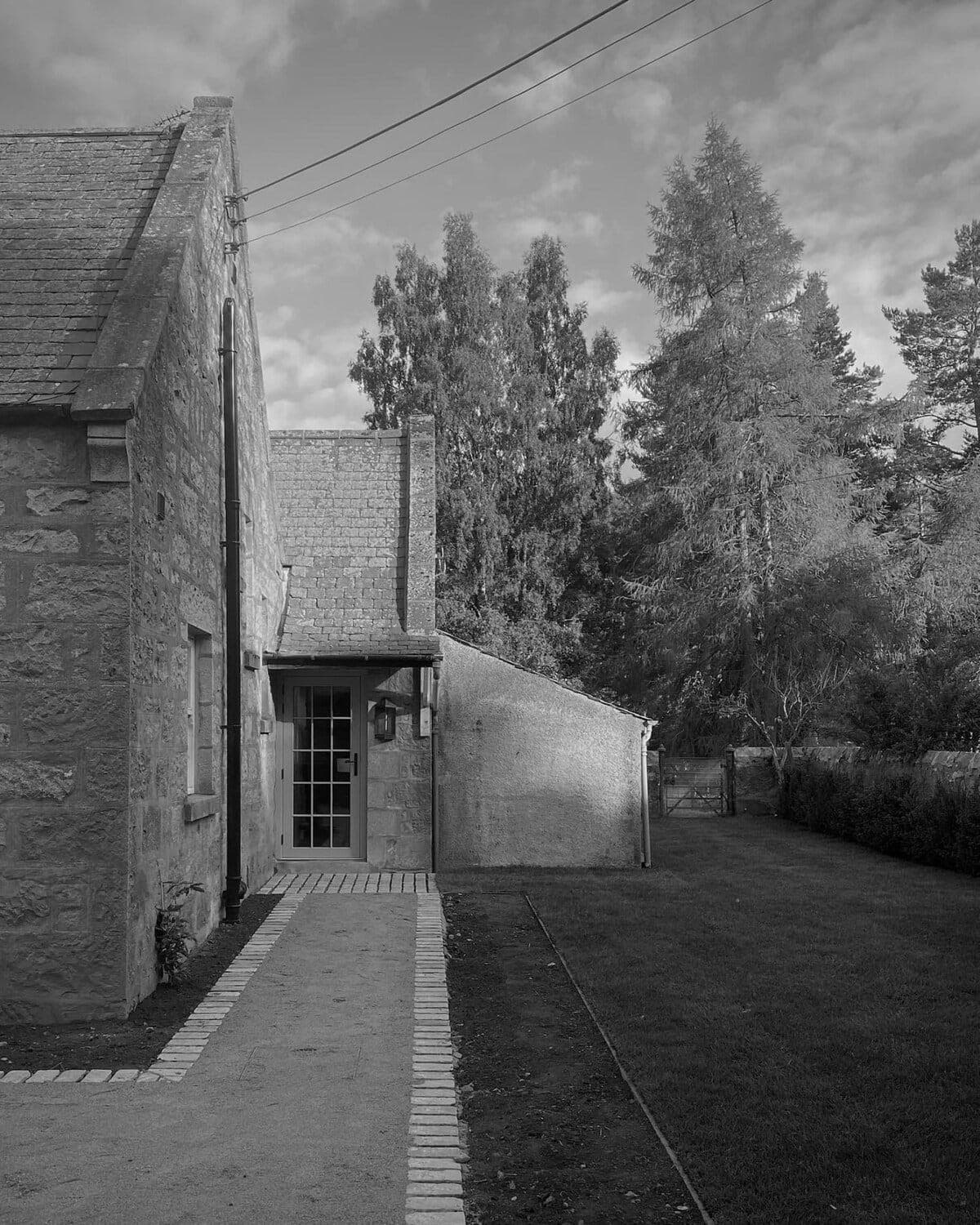 Oldschool - Exclusive house surrounded by a dyke
