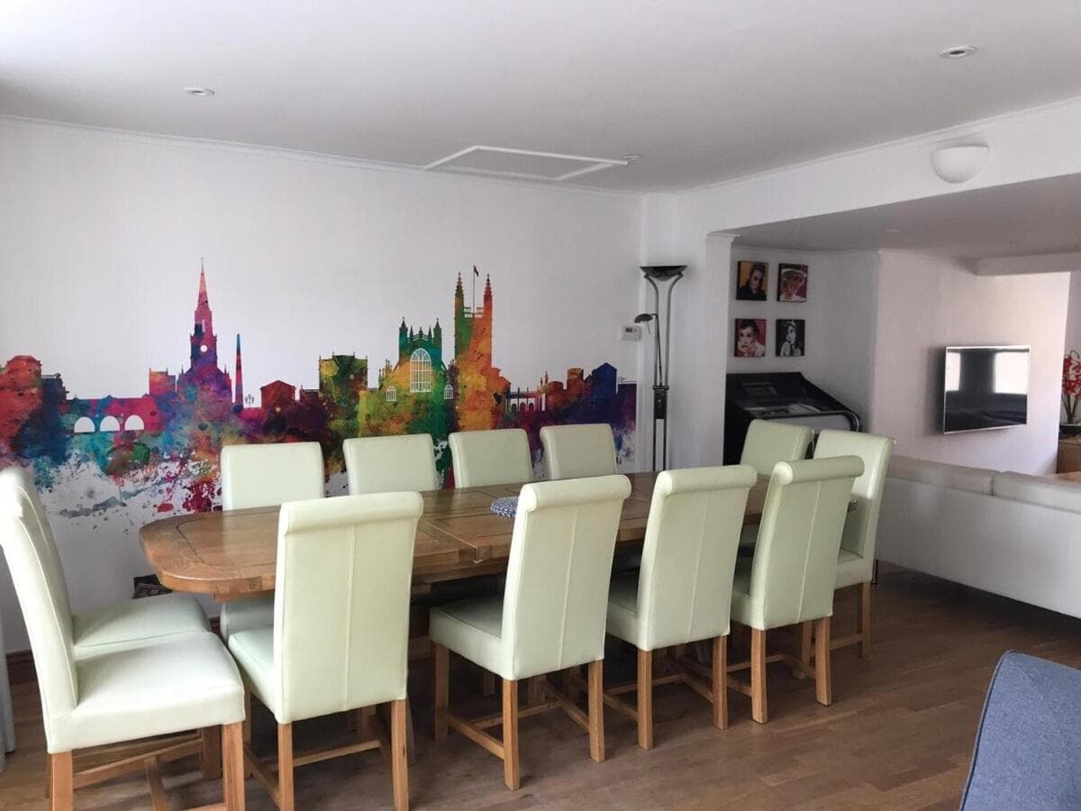 Central Maisonette with Roof Terrace