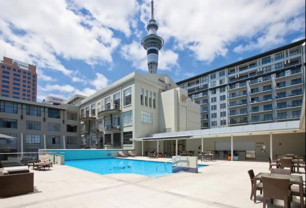 Kiwiana Suite - Auckland CBD - rooftop pool