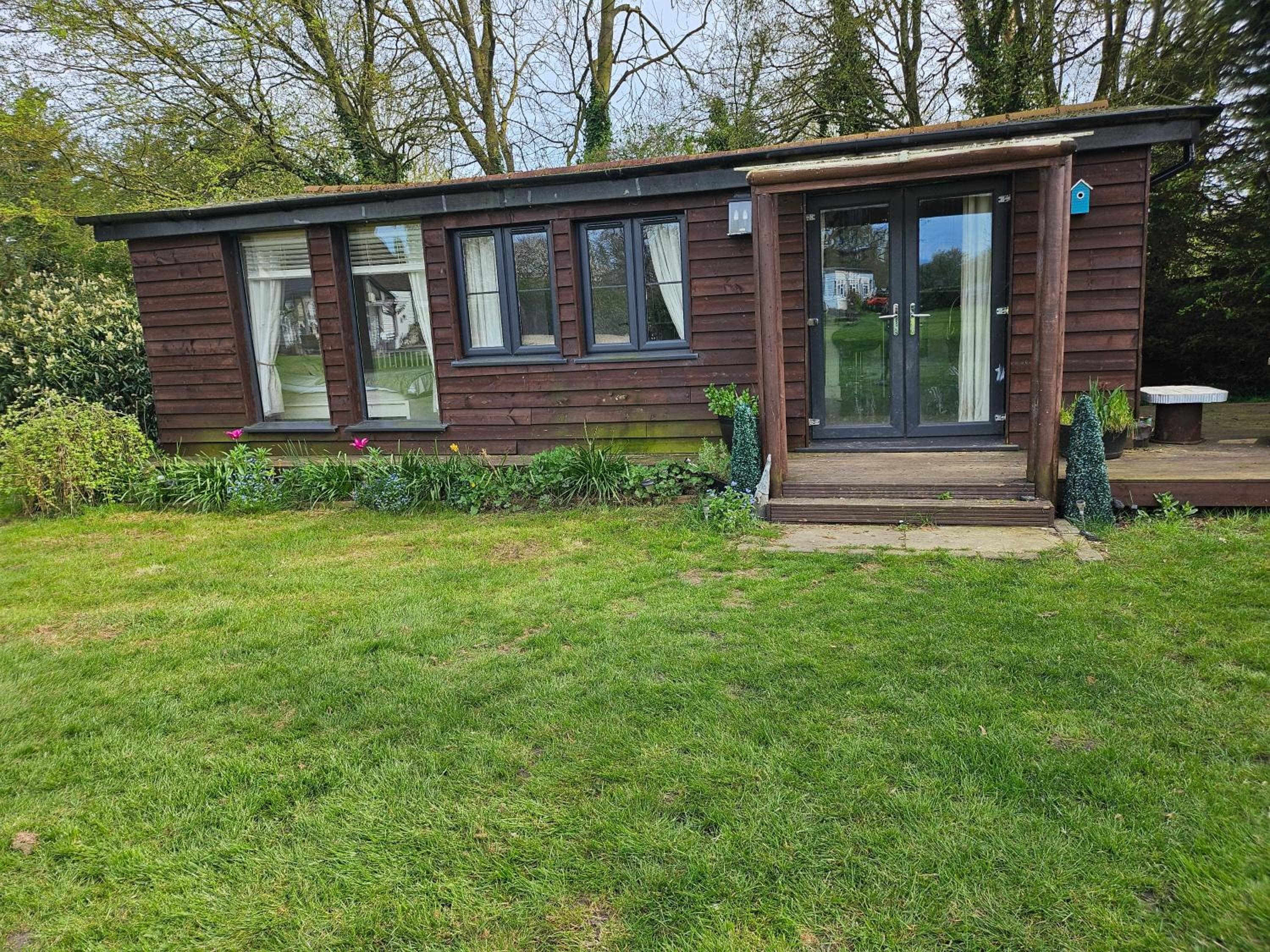 Dunmow 1-Bed Cabin Sleeps 4 10 mins to Stansted