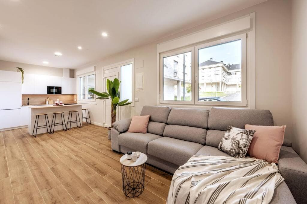 White Tree Rooms and Apartments