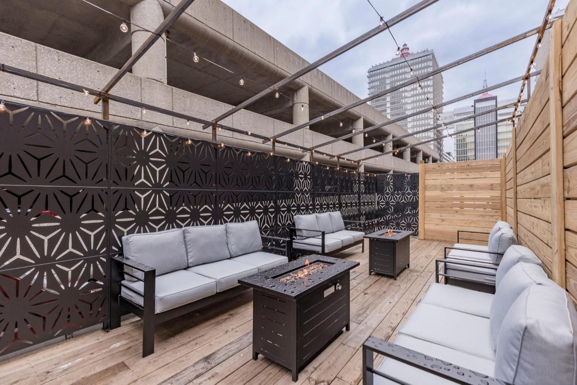 Penthouse Grand Executive Suite 4