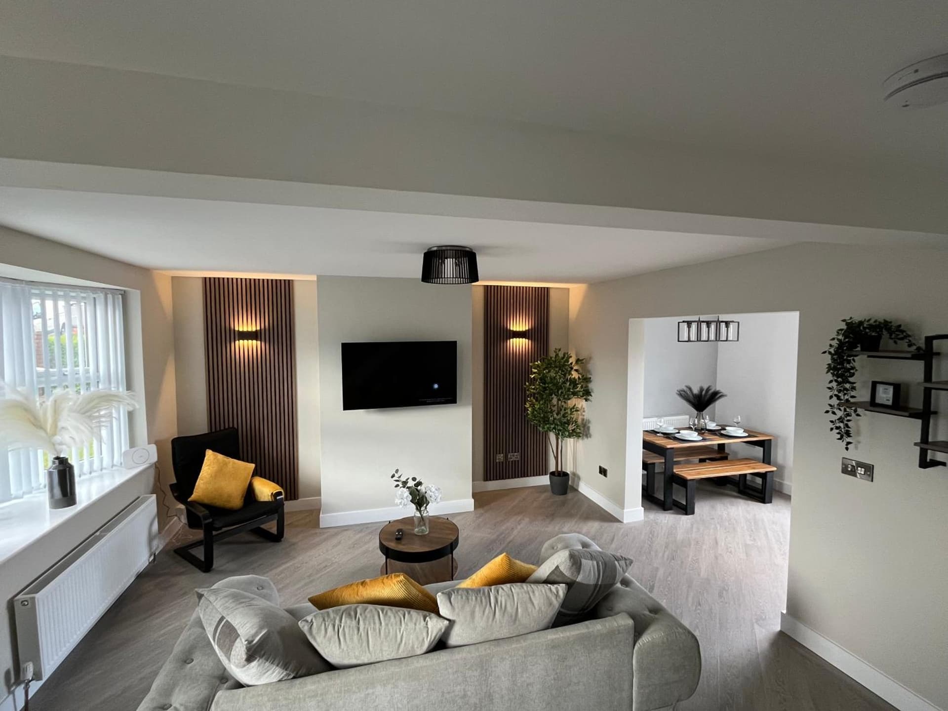 The perfect place 3 Bedroom house with garden and parking