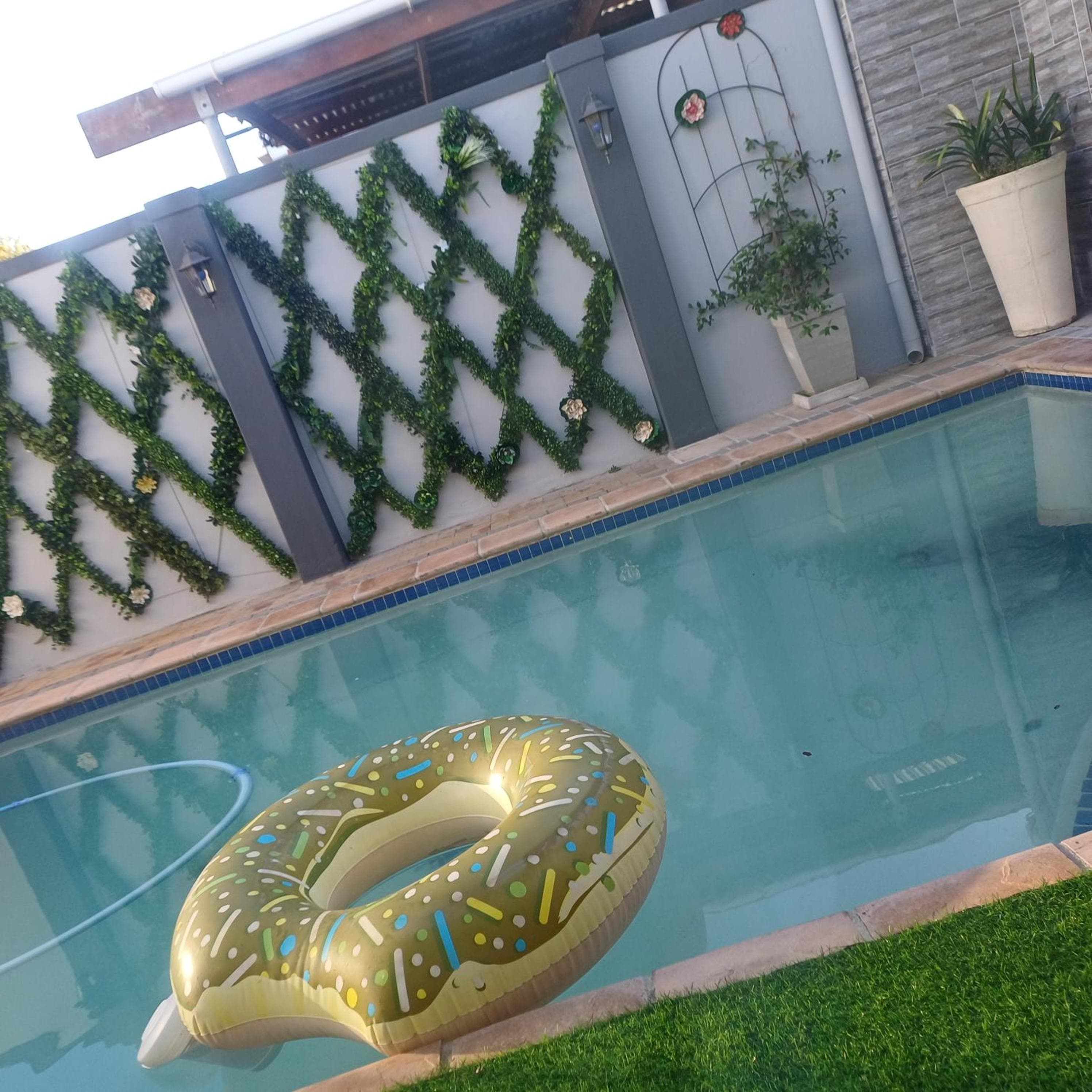 Rondebosch East Garlandale STRICTLY HALAAL, fresh garden cottage