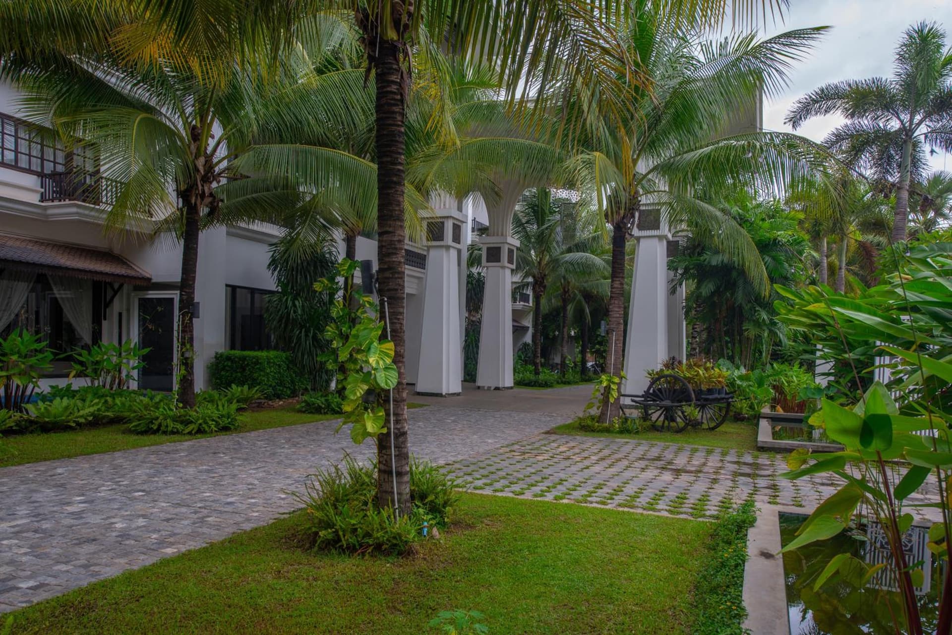 Lotus Blanc Hotel