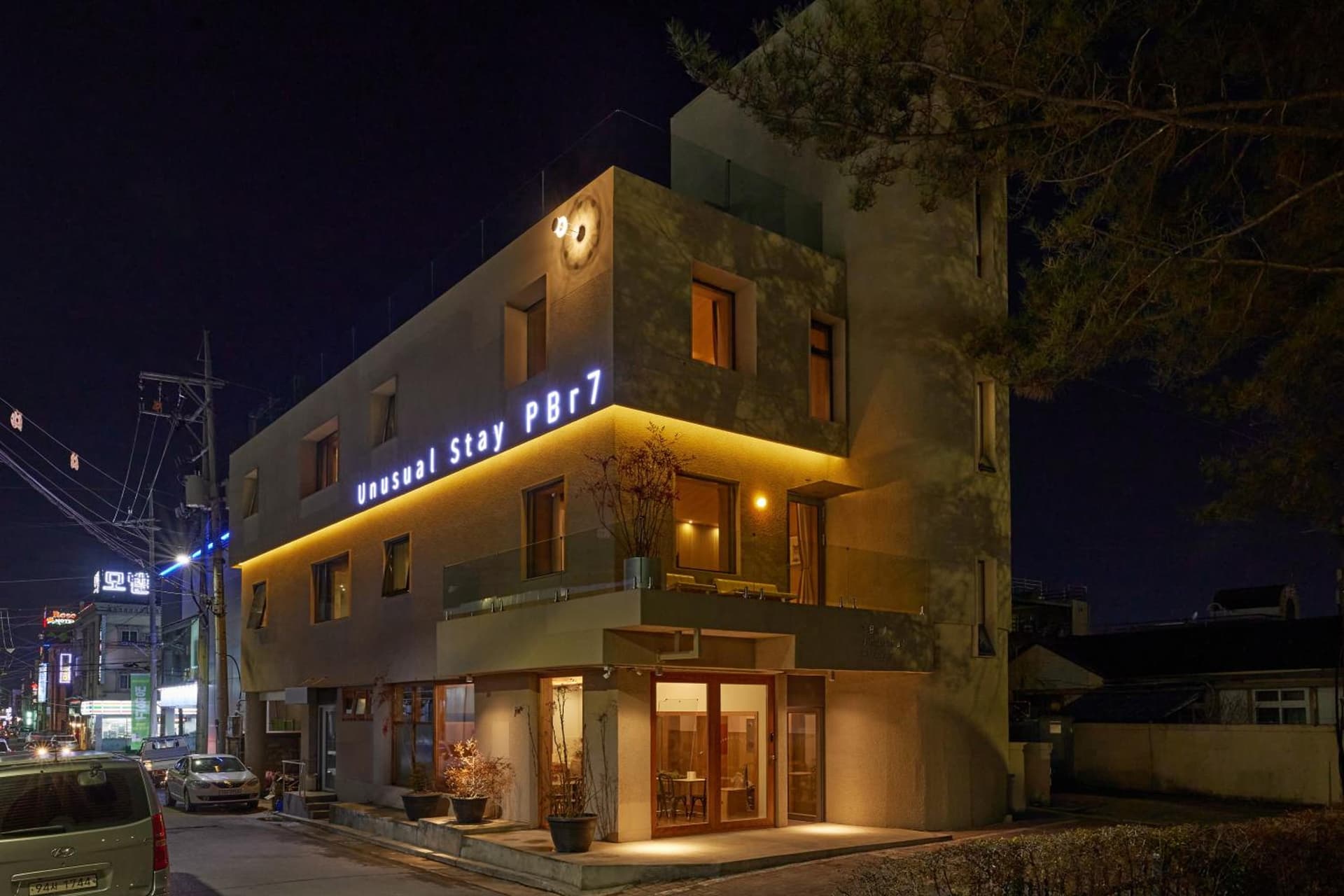 PBr7 Hotel Unusual Stay