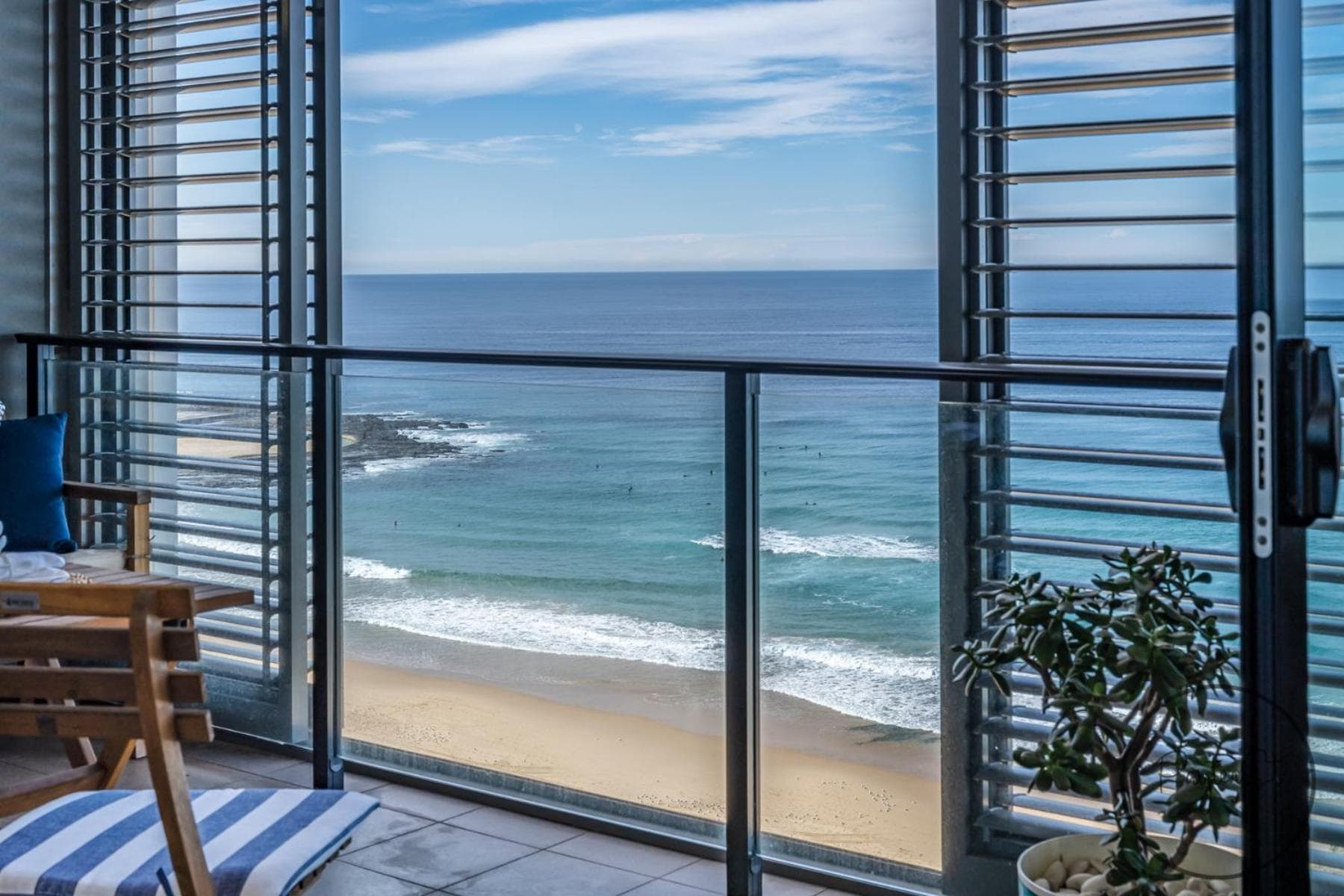 806 - Beachfront Beauty - Ocean Views & Parking