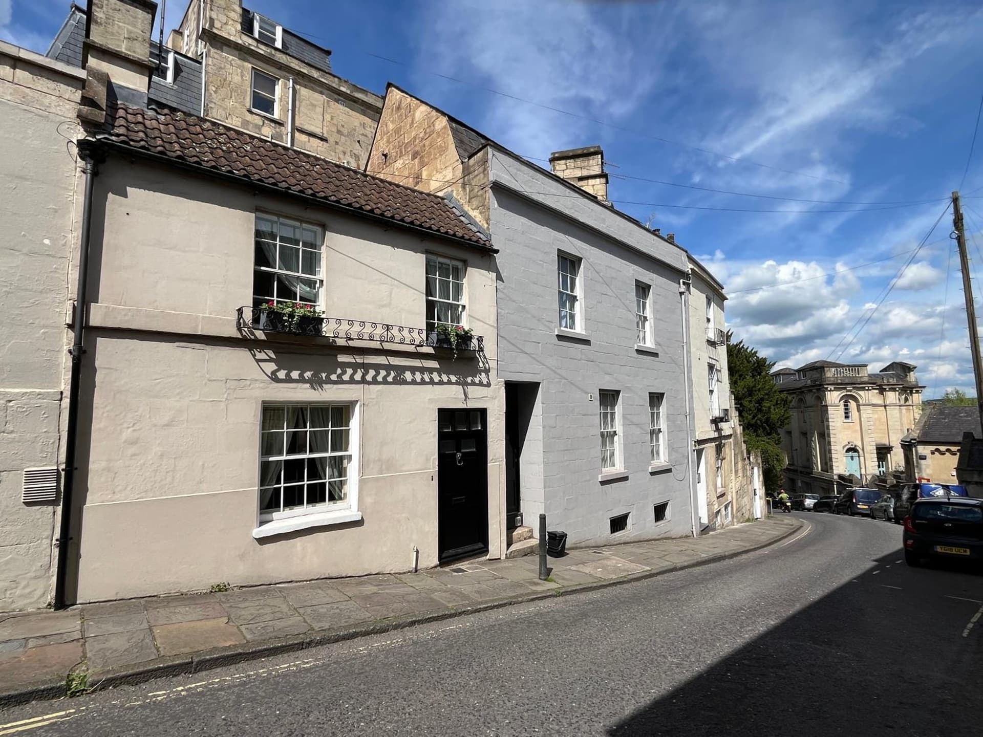 Cute Georgian Cottage, central, newly renovated