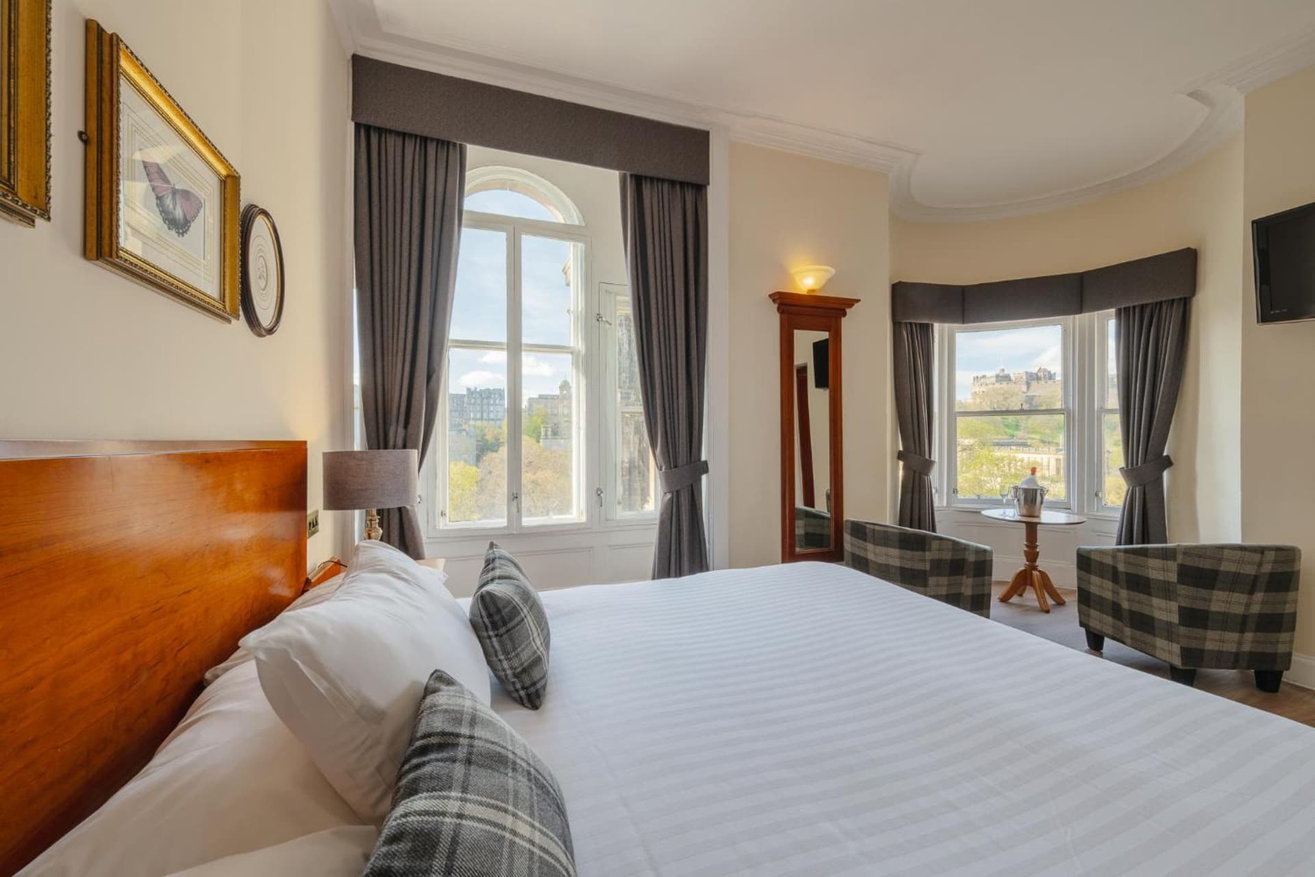 Old Waverley Hotel 3