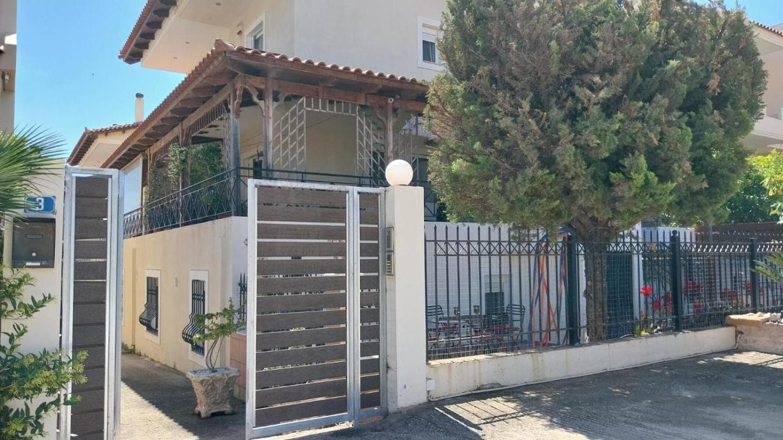 Ariadnis Apartment