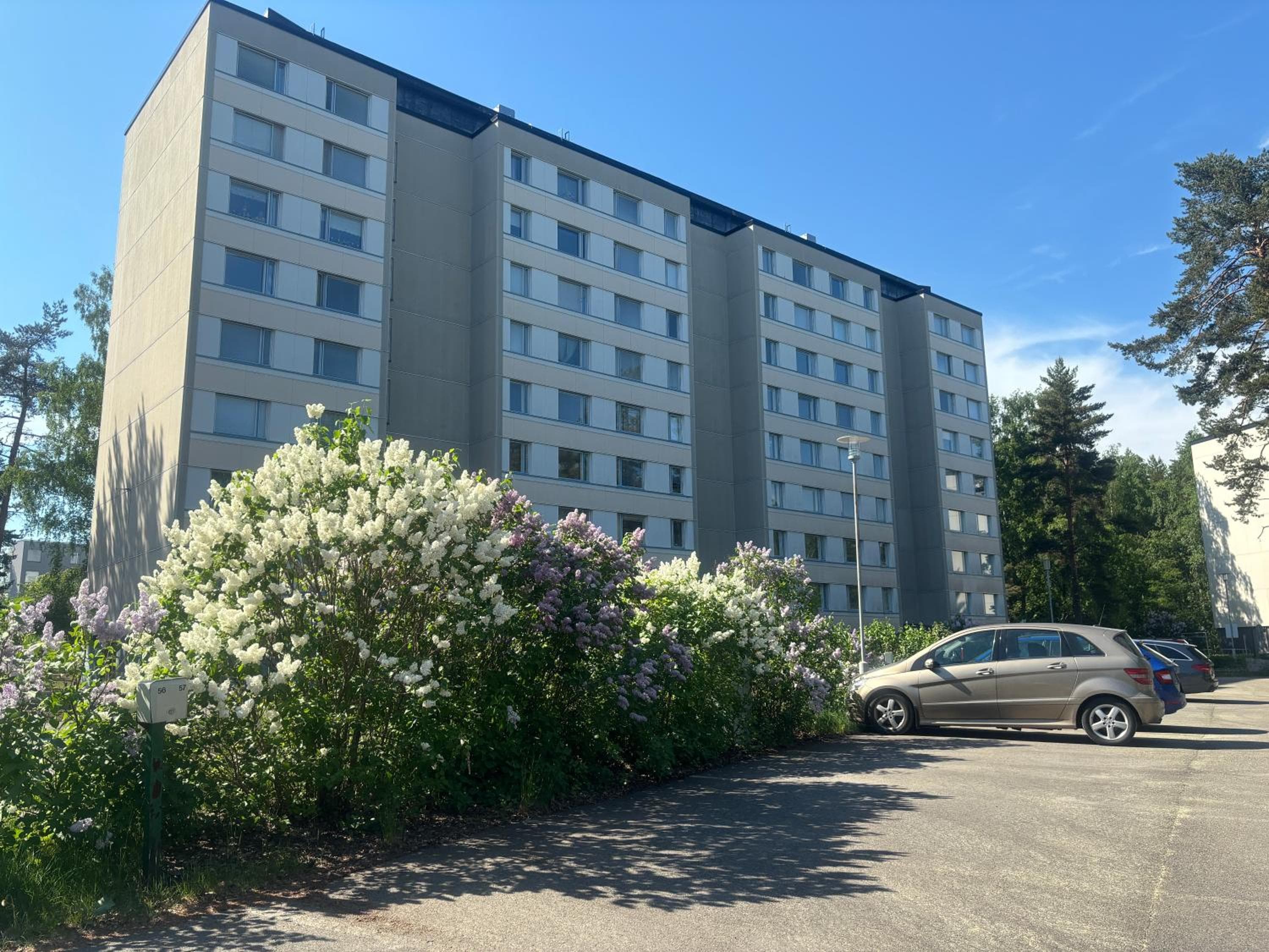Modern Studio Flat Your Parking Space and Metro Nearby