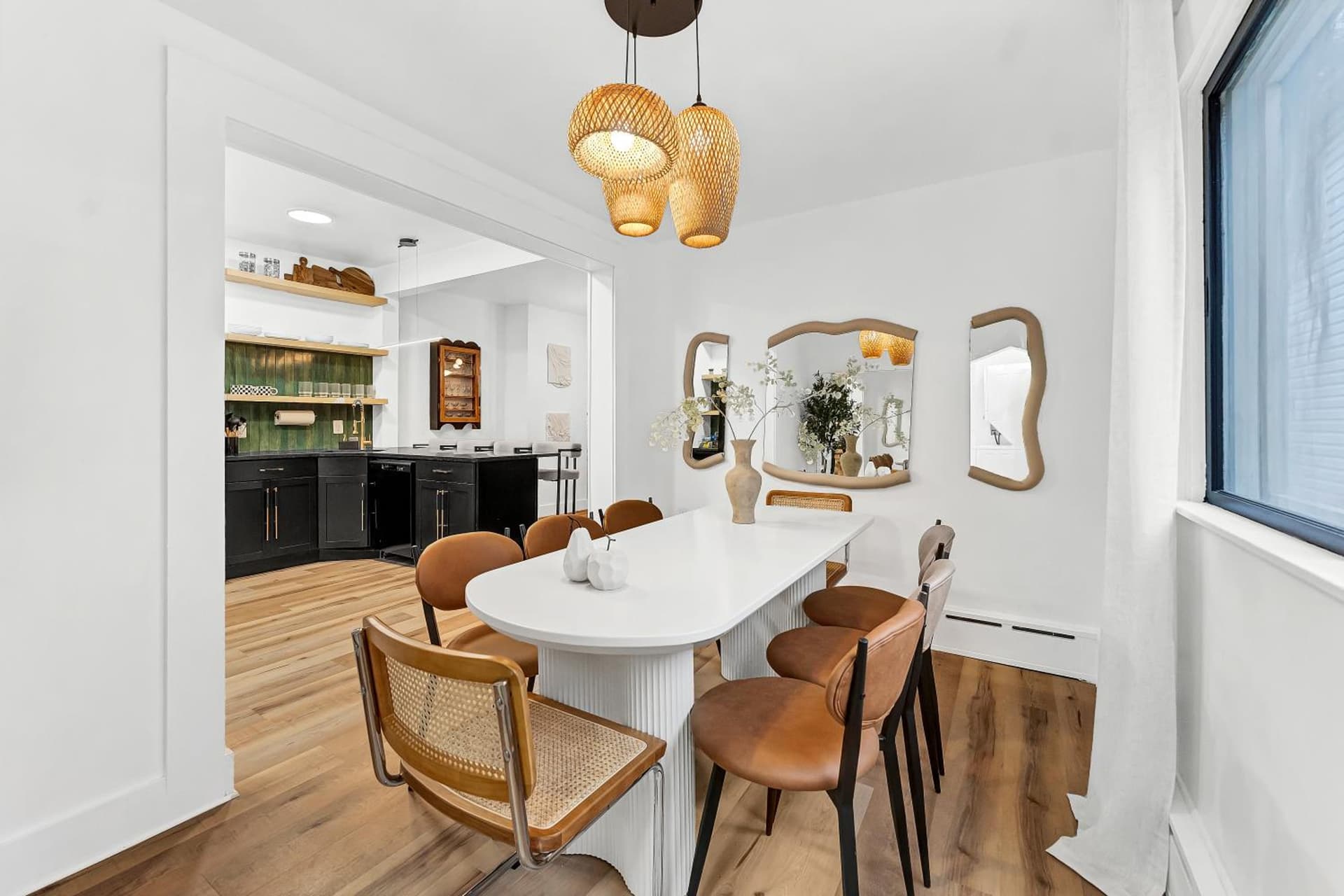 Centrally Located Modern Apartment