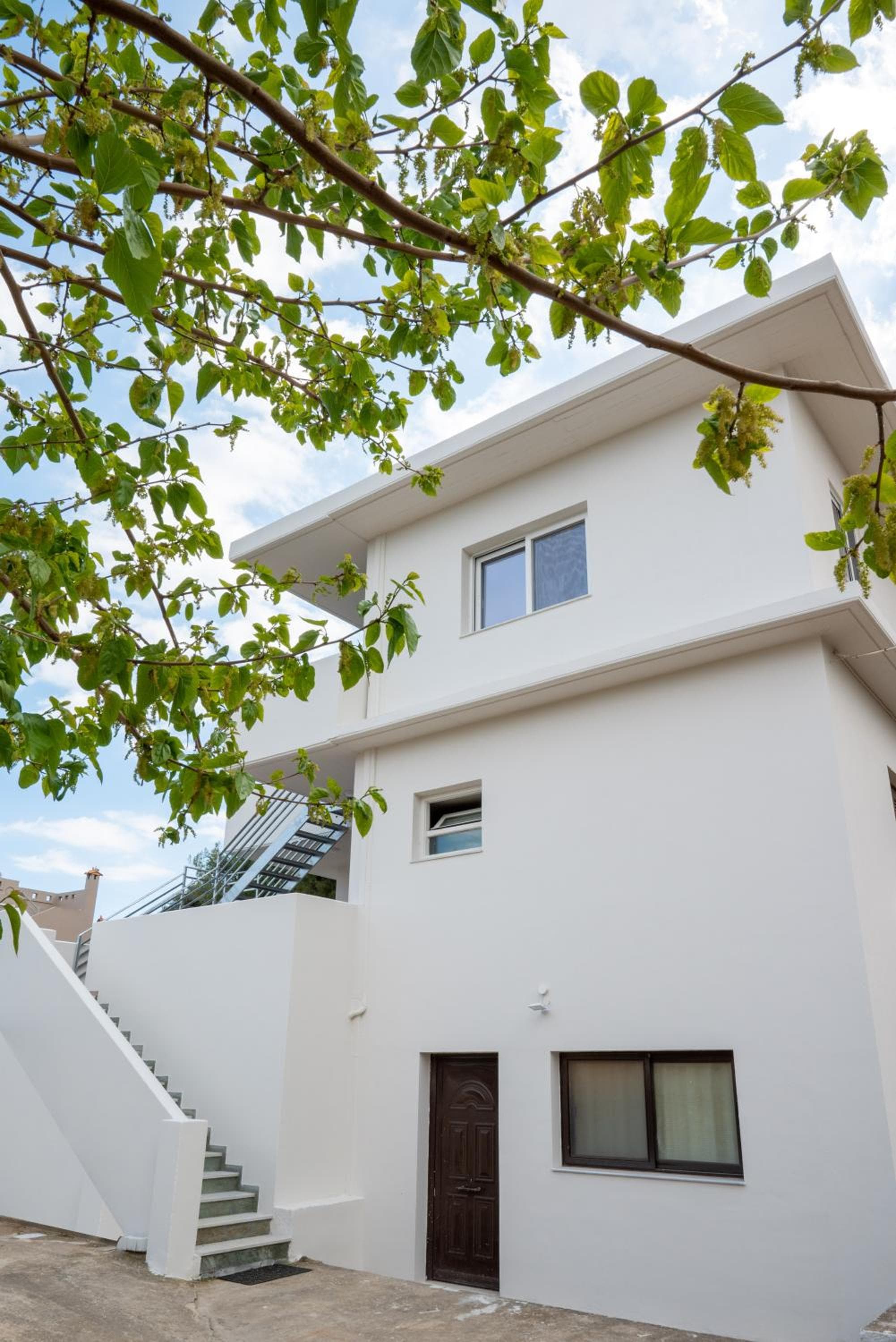 15min from Airport