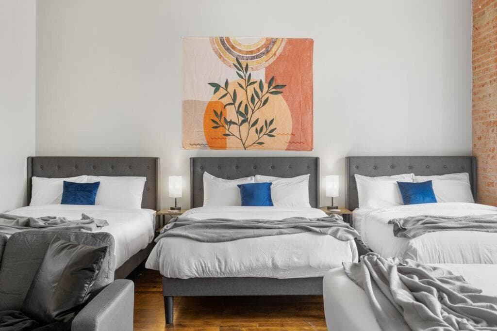 Spacious Downtown Apartment | Pool + In-Unit laundry 3
