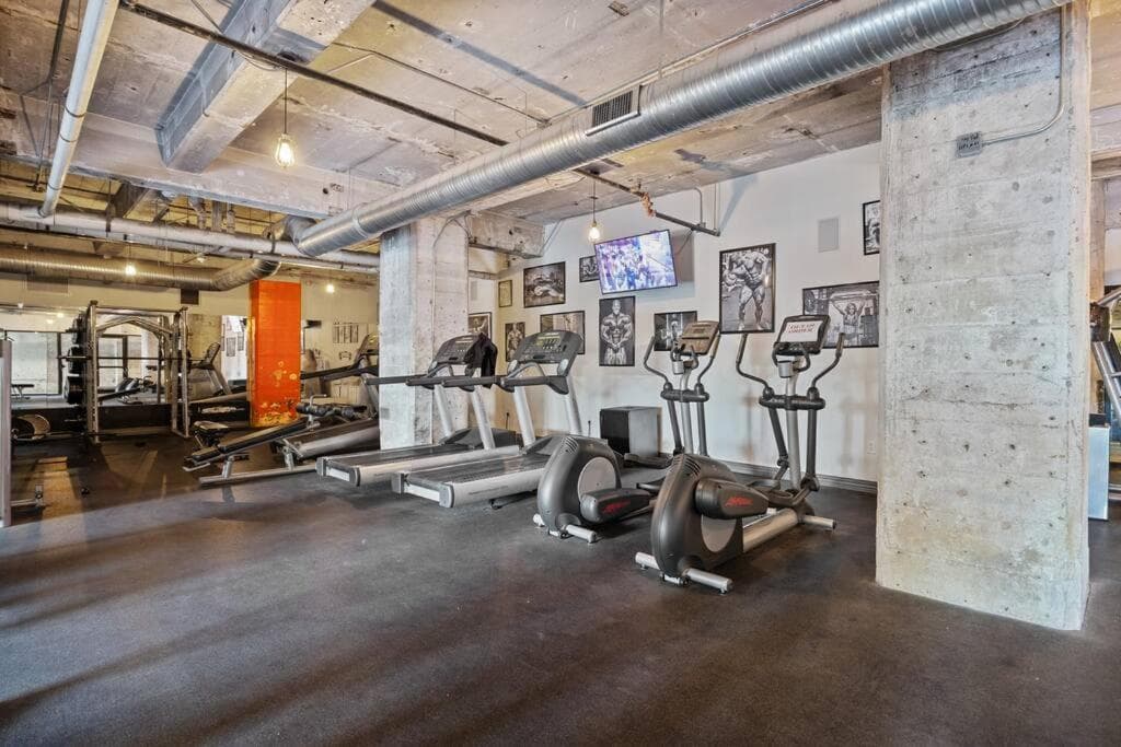 Spacious Downtown Apartment | Pool + In-Unit laundry 5
